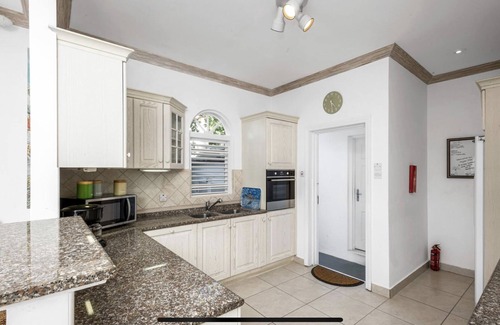 Forest Hills Villa | 3 bed villan3.5 bathroomnAir connWifin3 poolsnGymnTennisnGated communityn