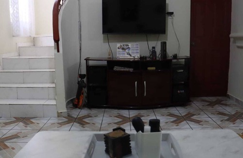 Coatepeque House | 3-bedroom 2 1/2 Bathroom Pool house in Cd Versailles Sn Juan Opico