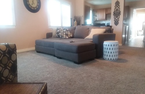 Mountain Grove House | 3 Bedroom 2 Bath Bungalow