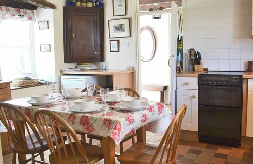 Trefin Cottage | 3 bedroom accommodation in Trefin, near St. David&rsquo;s