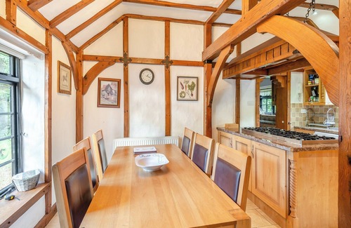 Brentwood Cottage | 3 bedroom accommodation in Brentwood