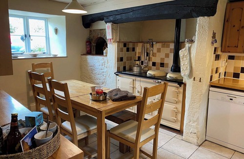 Bridport Cottage | 3 bedroom accommodation in Bridport