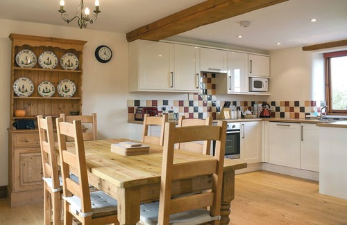Sherborne Cottage | 3 bedroom accommodation in Leigh, near Sherborne