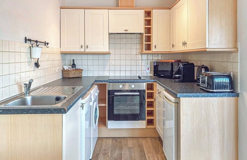 Brundall Cottage | 3 bedroom accommodation in Brundall, Norwich