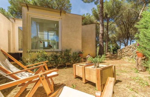 Alia House | 3 bedroom accommodation in Alia PA