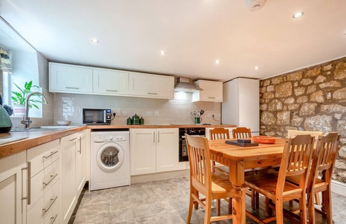 Dursley Cottage | 3 bedroom accommodation in Breadstone, Vale of Berkeley