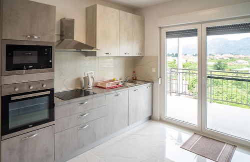 Opuzen Apartment | 3 bedroom accommodation in Vlaka