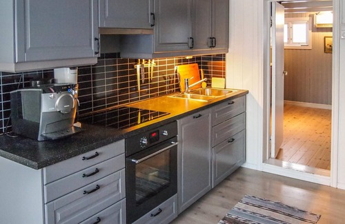 Dyrvik Apartment | 3 bedroom accommodation in Dyrvik