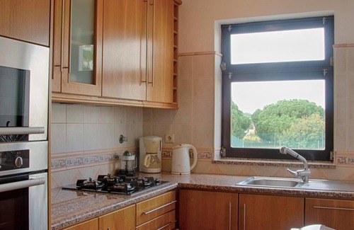 Olhos D'Agua Apartment | 3 Bedroom Apartment in Olhos de Agua, Sea View, 5 Minutes Walk from Maria Luísa