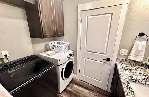 Moreland Apartment | 3-bedroom apartment/2 car garage/Blackfoot ID