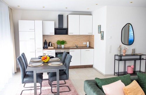 Radolfzell am Bodensee Apartment | 3-bedroom apartment, new building, 88 sqm, parking, elevator