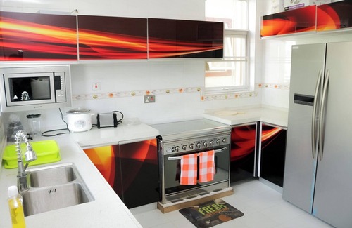 Tema Apartment | 3-bedroom apartment in welcoming Tema with AC, WiFi. Enjoy your stay