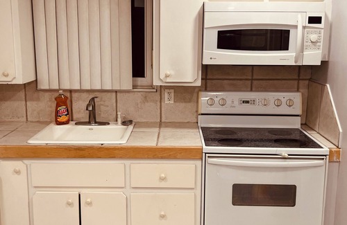 Elmont Apartment | 3 Bedroom apartment near JFK Airport, UBS Arena, Famous beaches of long Island