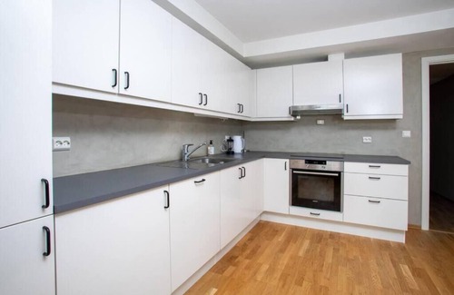 Alesund Apartment | 3 Bedroom apartment with Free Parking