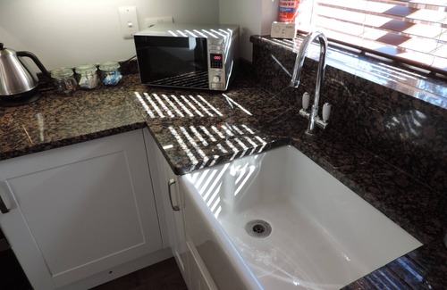 Rushmoor District House | 3 Bedroom Ash Vale Airport Accommodation