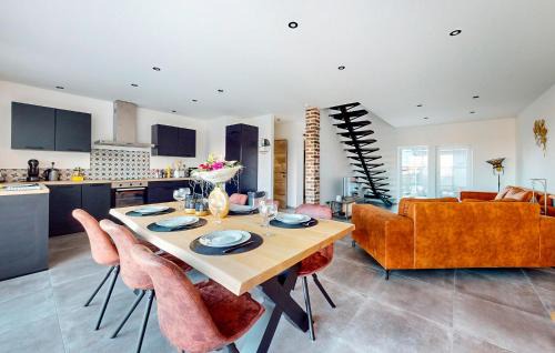 Charnois House | 3 Bedroom Beautiful Home In Charnois