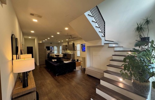 Atlanta House | 3-bedroom charming house in west midtown Atlanta with fitness room