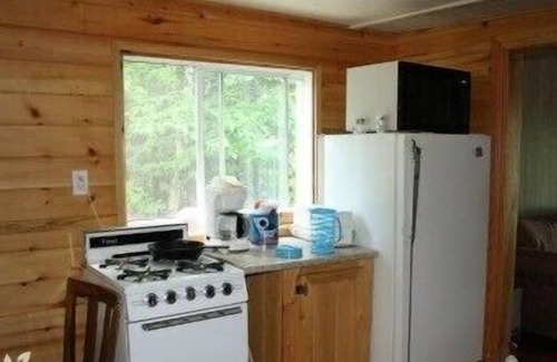 Timiskaming District House | 3-bedroom cottage #1 with jet tub