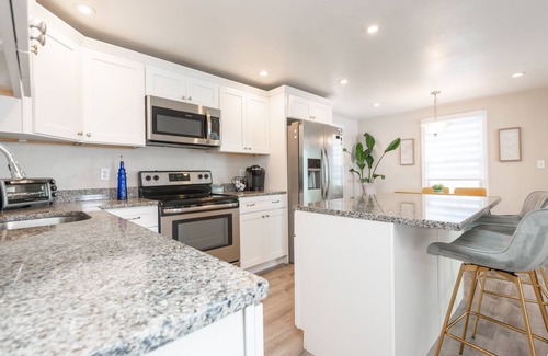 Swampscott Apartment | 3 bedroom condo nestled in Historic fishing village - dog friendly