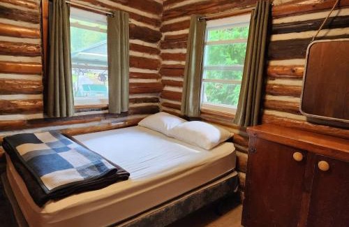 Rosedale House | 3-Bedroom Cottage #10 - Balsam Lake