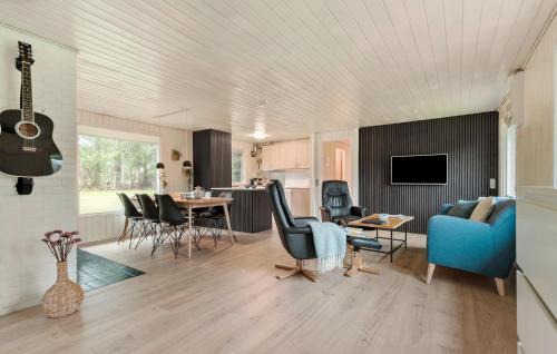 Glesborg House | 3 Bedroom Cozy Home In Glesborg