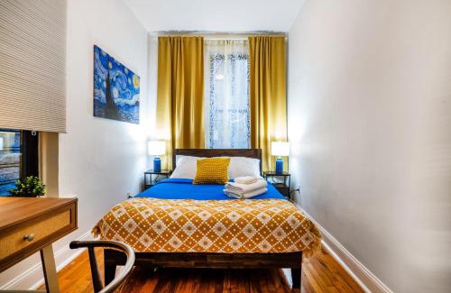 Manhattan Valley Apartment | 3 Bedroom Cozy Home in Manhattan Valley