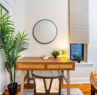 Manhattan Valley Apartment | 3 Bedroom Cozy Home in Manhattan Valley