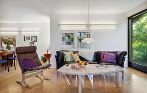 Vejlby Risskov House | 3 Bedroom Cozy Home In Risskov