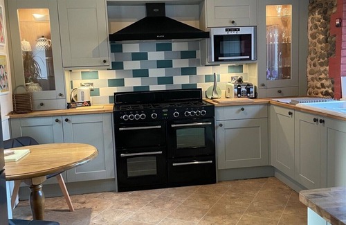 Mundesley House | 3 Bedroom Detached House Converted from Stables Overlooking Sandy Beach