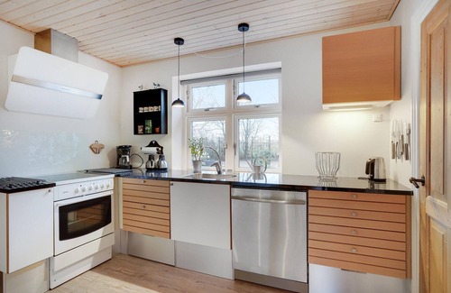 Lem House | 3 bedroom gorgeous home in Lem St