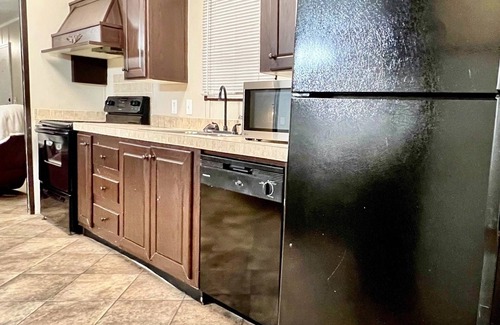 Sorrento House | 3-bedroom home in quaint Sorrento with AC, WiFi, pond