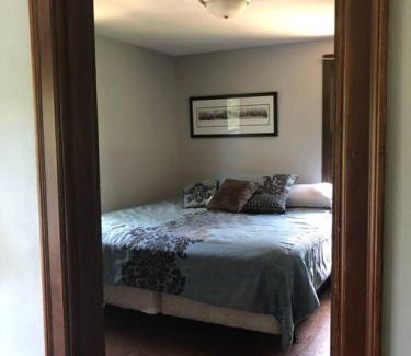 Collinsville House | 3 Bedroom Home - Lake Views on 3 Sides