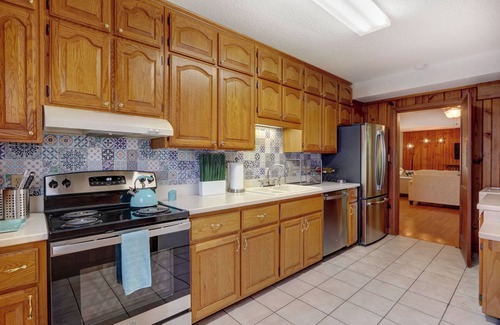 Midtown House | 3-bedroom house in charming Savannah, AC, a Pool, minutes from Forsyth Park .