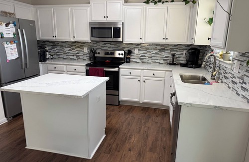 Bessemer City House | 3-bedroom house in enchanting Dallas NC with AC, fitness and more