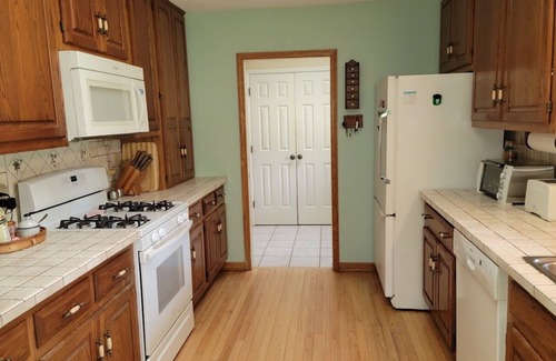 Oakdale House | 3 Bedroom House in Rural Setting but close to Iowa City/Solon