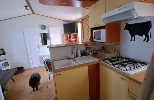 Ivry-la-Bataille House | 3 Bedroom Mobile Home in Ivry-la-Bataille
