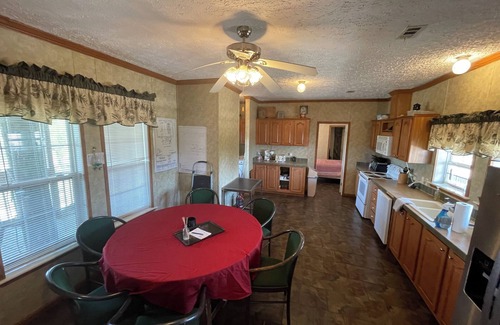 Pointe A La Hache House | 3-bedroom mobile home in delightful Delacroix with AC, WiFi