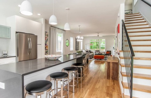 Downtown House | 3 Bedroom Modern Home Downtown