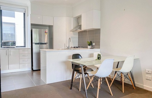 Clayton House | 3 Bedroom Modern Living in the Centre of Clayton!