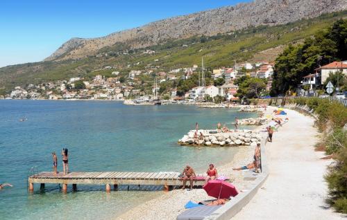 Central Dalmatia Apartment | 3 Bedroom Nice Apartment In Dugi Rat