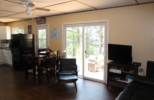 Port Loring Cottage | 3 Bedroom Private Island Retreat!
