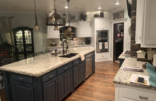 Wagoner County House | 3-bedroom Rustic Charm Home Outdoor Kitchen, pool. Hot Tub + 2 fireplaces