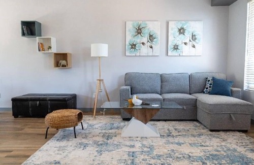 Dickinson Apartment | 3 Bedroom Single family 209328 by Houzlet