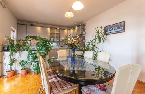 Plano Apartment | 3 bedroom stunning apartment in Plano