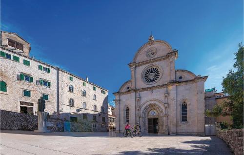 Skradin Apartment | 3 Bedroom Stunning Apartment In Skradin