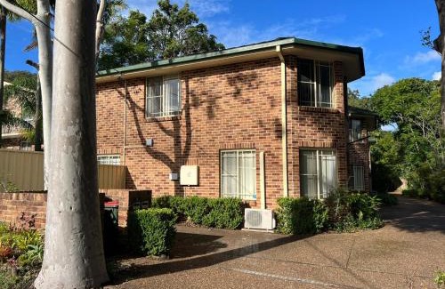 West Gosford Apartment | 3 Bedroom Town house near Gosford CBD Sleeps 6 plus