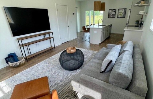 Fairfield Beach Apartment | 3-Bedroom Townhome at Buckeye Lake - "Juanita"