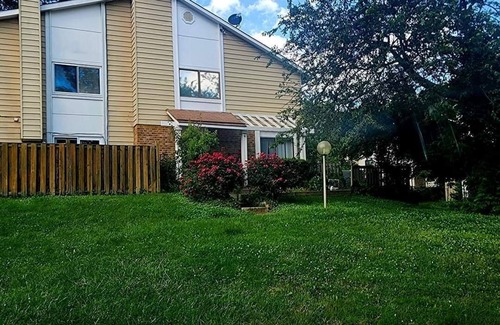 Germantown House | 3-bedroom townhome in delightful Germantown with WiFi, AC, Heat, free parking