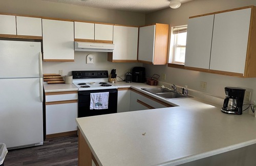 Ainsworth House | 3-bedroom townhome in lovely Ainsworth with AC, WiFi