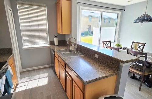 OakLeaf Plantation House | 3-bedroom townhome in amazing Orange Park, FL